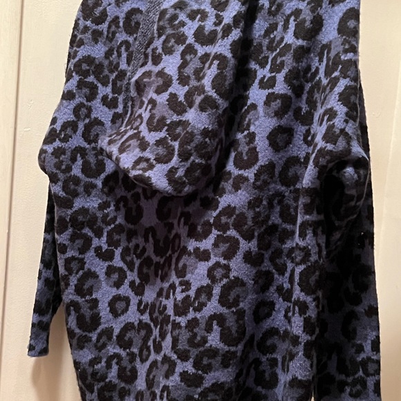 GUC black and blue sweater with hoodie - Picture 2 of 3